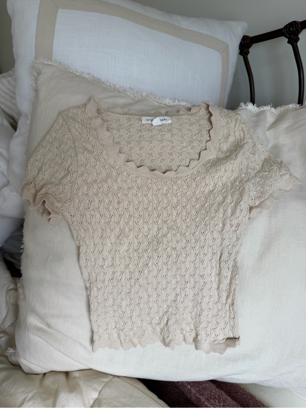 Blu Pepper Scalloped Knit Tee - Beige